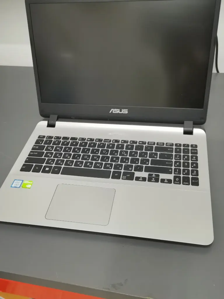 [S0104] Asus Vivobook X507UF / 6Gb / Ssd 240 Gb / 15,6"